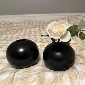 Room Essentials Black Round Vase Duo